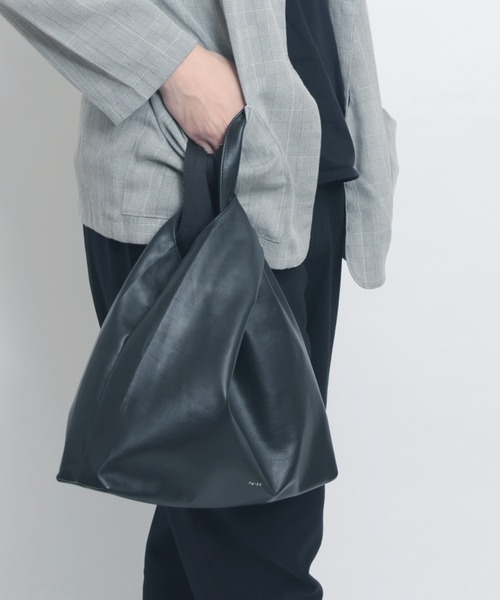 YArKA（ヤーカ）の「【YArKA/ヤーカ】 real leather 2way design marche  bag [wam5] / リアルレザー２ウェイデザインマルシェバッグ（トートバッグ・レディース・ブラック・FREE）」の3枚目の写真