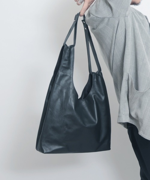 YArKA（ヤーカ）の「【YArKA/ヤーカ】 real leather 2way design marche  bag [wam5] / リアルレザー２ウェイデザインマルシェバッグ（トートバッグ・レディース・ブラック・FREE）」の13枚目の写真