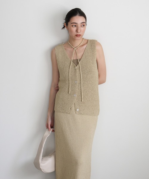 select MOCA(セレクトモカ)の「ループタイVネックニットベスト(ベスト・レディース・ベージュ/ネイビー/ブラック・FREE)」の17枚目の写真