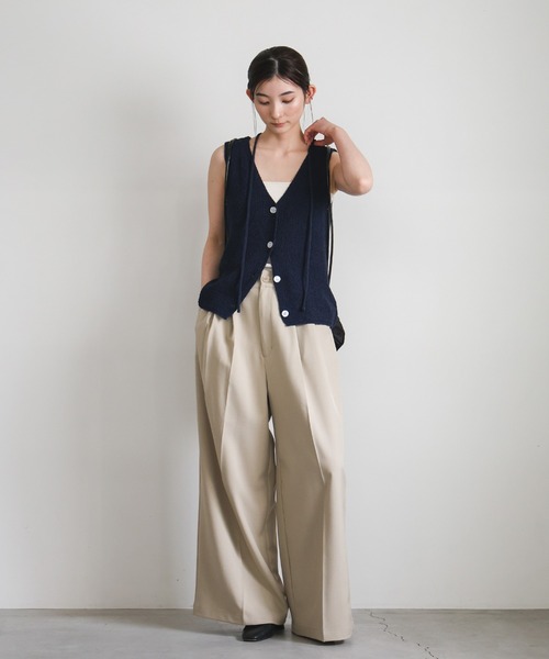 select MOCA(セレクトモカ)の「ループタイVネックニットベスト(ベスト・レディース・ベージュ/ネイビー/ブラック・FREE)」の15枚目の写真