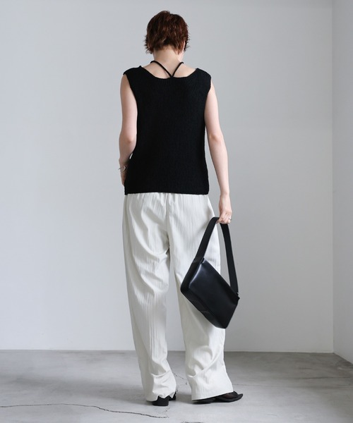 select MOCA(セレクトモカ)の「ループタイVネックニットベスト(ベスト・レディース・ベージュ/ネイビー/ブラック・FREE)」の8枚目の写真