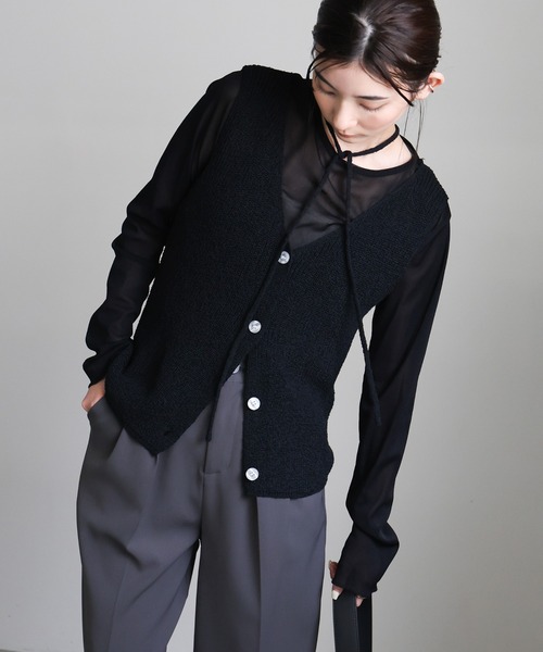 select MOCA(セレクトモカ)の「ループタイVネックニットベスト(ベスト・レディース・ベージュ/ネイビー/ブラック・FREE)」の13枚目の写真