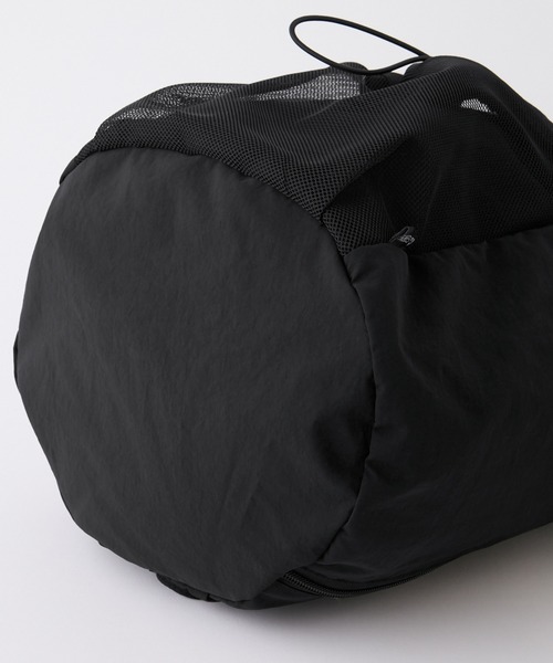 GERRY（ジェリー）の「GERRY/ジェリー 別注 ロゴ刺繍ナイロンドローコードワンショルダーバッグ（ショルダーバッグ・メンズ・アイボリー/チャコールグレー/ブラック・FREE）」の10枚目の写真