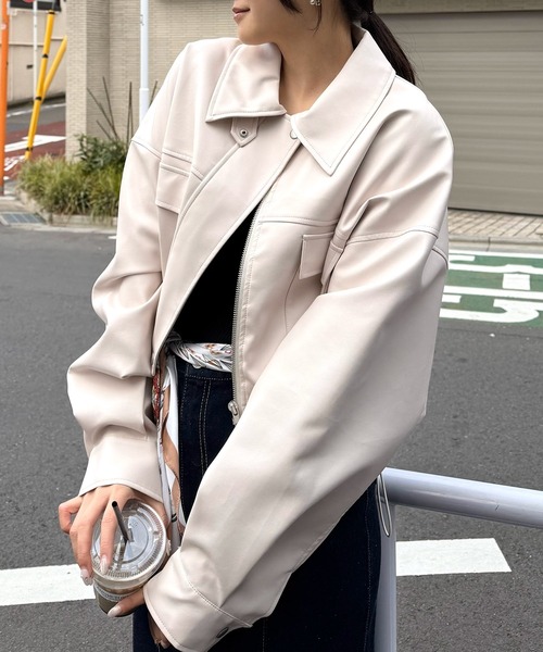 ROYAL PARTY（ロイヤルパーティー）の「オーバー合皮ショートジャケット（その他アウター・レディース・ブラック/オフホワイト・FREE）」の8枚目の写真