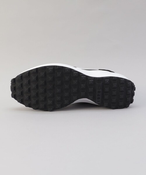 NIKE（ナイキ）の「【NIKE】WAFFLE DEBUT / ナイキ ワッフルデビュー（WEB限定サイズ）（スニーカー・レディース・ブラック/ライトグレー・23cm/23.5cm/24.5cm/25cm/22.5cm/24cm）」の6枚目の写真