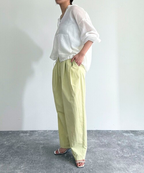 fredy emue（フレディエミュ）の「ナイロンギャザータックパンツ（その他パンツ・レディース・ブラック/イエロー/アイボリー/キャメル・38）」の14枚目の写真