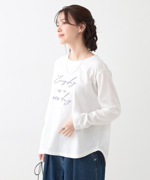 SHOO・LA・RUE(シューラルー)の「【S-LL】ロゴの立体感が魅力 ブラシ刺繍ロンT(Tシャツ/カットソー・レディース・チャコールグレー/オフホワイト/ライトベージュ・01/02/03/04)」の5枚目の写真