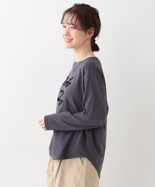 SHOO・LA・RUE(シューラルー)の「【S-LL】ロゴの立体感が魅力 ブラシ刺繍ロンT(Tシャツ/カットソー・レディース・チャコールグレー/オフホワイト/ライトベージュ・01/02/03/04)」の9枚目の写真