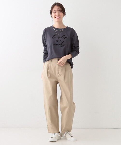 SHOO・LA・RUE(シューラルー)の「【S-LL】ロゴの立体感が魅力 ブラシ刺繍ロンT(Tシャツ/カットソー・レディース・チャコールグレー/オフホワイト/ライトベージュ・01/02/03/04)」の10枚目の写真