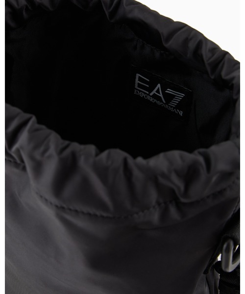 EMPORIO ARMANI EA7（エンポリオアルマーニイーエーセブン）の「【エンポリオ アルマーニ EA7】ミニバケットバッグ テクニカルファブリック（ショルダーバッグ・レディース・ブラック・FREE）」の5枚目の写真