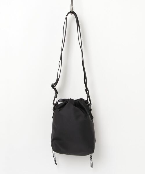 EMPORIO ARMANI EA7（エンポリオアルマーニイーエーセブン）の「【エンポリオ アルマーニ EA7】ミニバケットバッグ テクニカルファブリック（ショルダーバッグ・レディース・ブラック・FREE）」の9枚目の写真