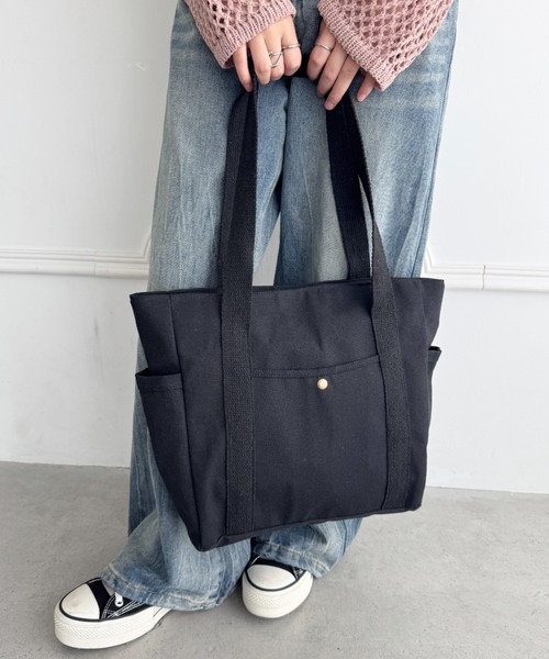 wears(ウェアーズ)の「多収納 A4収納可能 ポケット付きトートバッグ 綿トートバッグ(トートバッグ・レディース・ブラック/アイボリー・FREE)」の3枚目の写真