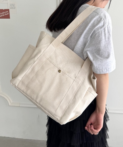 wears(ウェアーズ)の「多収納 A4収納可能 ポケット付きトートバッグ 綿トートバッグ(トートバッグ・レディース・ブラック/アイボリー・FREE)」の14枚目の写真