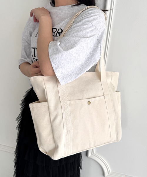wears(ウェアーズ)の「多収納 A4収納可能 ポケット付きトートバッグ 綿トートバッグ(トートバッグ・レディース・ブラック/アイボリー・FREE)」の17枚目の写真