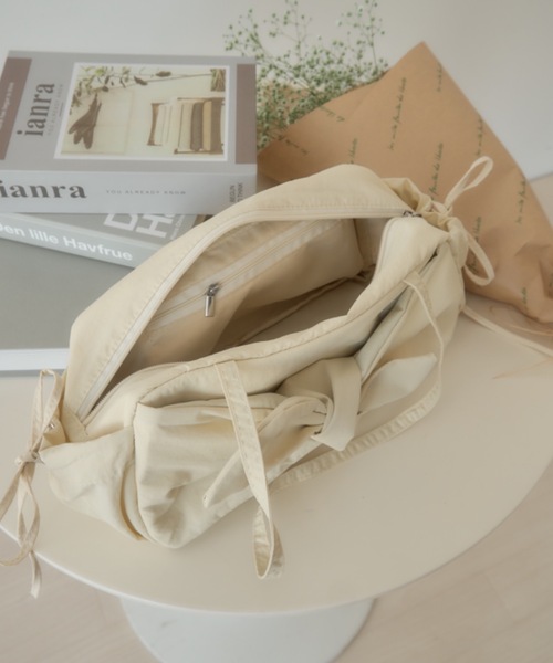 Birthday room（バースデイルーム）の「リボンナイロンショルダーBAG/ribbon nnylon shoulder bag（ショルダーバッグ・レディース・ブラック/アイボリー/ライトブルー・FREE）」の4枚目の写真