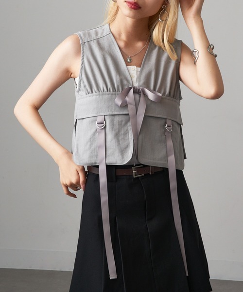 MAGASIN DE MODE Onjna(マガジンデモードオンジェナ )の「【MAGASIN DE MODE Onjna】タクティカルショートベスト trc(ベスト・レディース・グレー/カーキ/ブラック・FREE)」の2枚目の写真