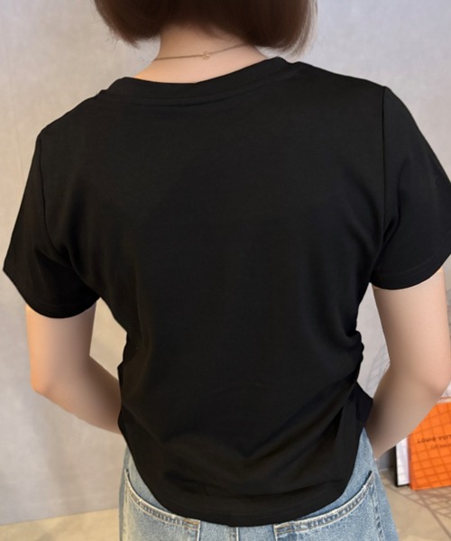 Girly Doll(ガーリードール)の「スタッズ付きサイドギャザーTシャツ(Tシャツ/カットソー・レディース・ベージュ/ブラック/ホワイト/グレー・F)」の8枚目の写真