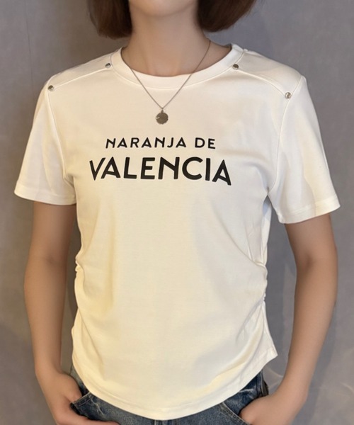 Girly Doll(ガーリードール)の「スタッズ付きサイドギャザーTシャツ(Tシャツ/カットソー・レディース・ベージュ/ブラック/ホワイト/グレー・F)」の6枚目の写真
