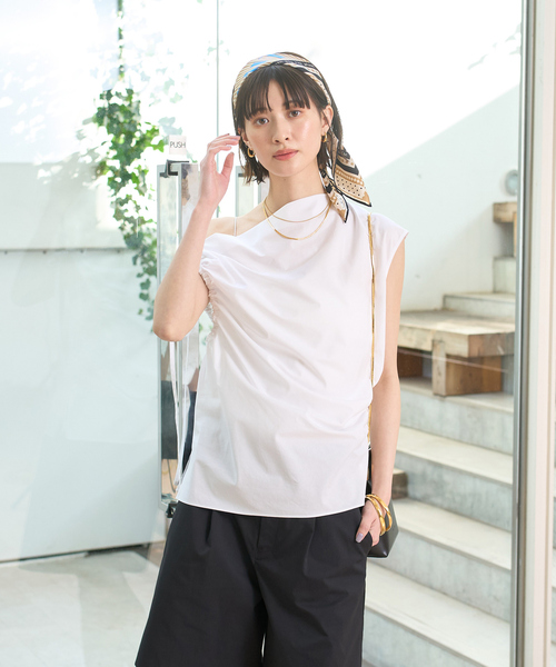 Rouge vif Anna(ルージュヴィフアンナ)の「ギャザーアシンメトリーブラウス(シャツ/ブラウス・レディース・ブラック/ホワイト・フリー)」の5枚目の写真