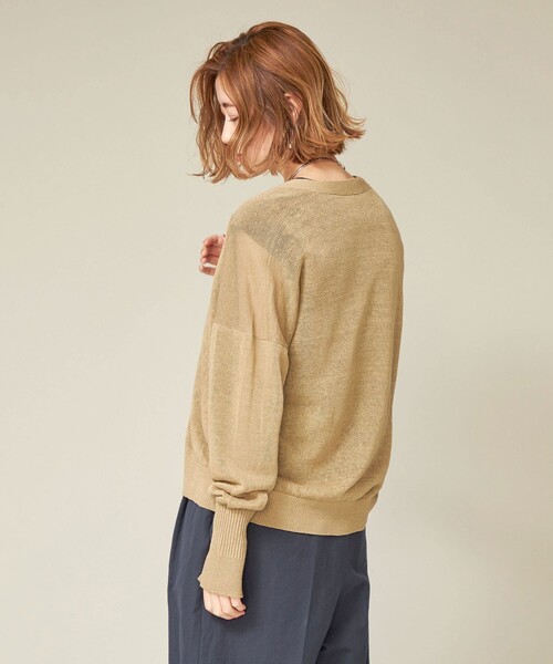 conte コンテ　Vネックニット 新品タグ付きconte コンテVネックニット オフホワイト