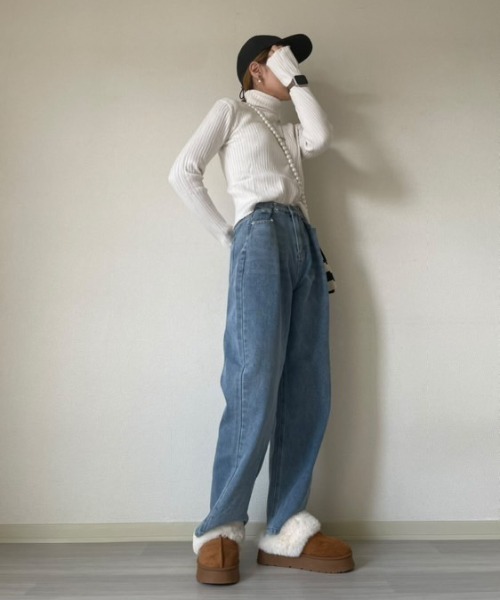 Belle Cie(ベルシー)の「脚長見え タック入り ハイウエストワイドデニムパンツ ロング丈(デニムパンツ・レディース・サックスブルー/ブラック・L/M/XL/S)」の17枚目の写真