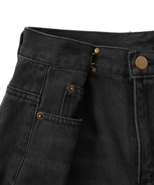 Belle Cie(ベルシー)の「脚長見え タック入り ハイウエストワイドデニムパンツ ロング丈(デニムパンツ・レディース・サックスブルー/ブラック・L/M/XL/S)」の8枚目の写真