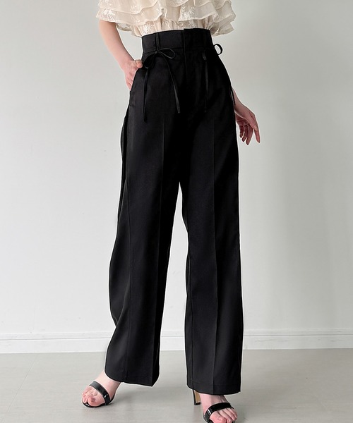 JUNOAH（ジュノア）の「サイドタックハイウエストリボンスラックス(薄手、裏地なし)（スラックス・レディース・ライトグレー/スミクロ/ブラック・X-LARGE/LARGE/MEDIUM/SMALL）」の2枚目の写真