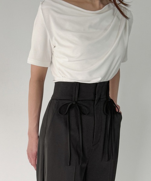 JUNOAH（ジュノア）の「サイドタックハイウエストリボンスラックス(薄手、裏地なし)（スラックス・レディース・ライトグレー/スミクロ/ブラック・X-LARGE/LARGE/MEDIUM/SMALL）」の13枚目の写真