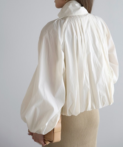 Bonjour Sagan（ボンジュールサガン）の「【撥水・UVカット】ショート丈シアーボリュームブルゾン（ブルゾン・レディース・アイボリー/チャコールグレー・FREE）」の16枚目の写真