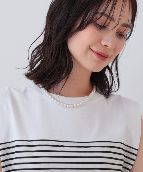 INDIVI(インディヴィ)の「パール調コインショートネックレス(ネックレス・レディース・シルバー/ゴールド・00)」の8枚目の写真