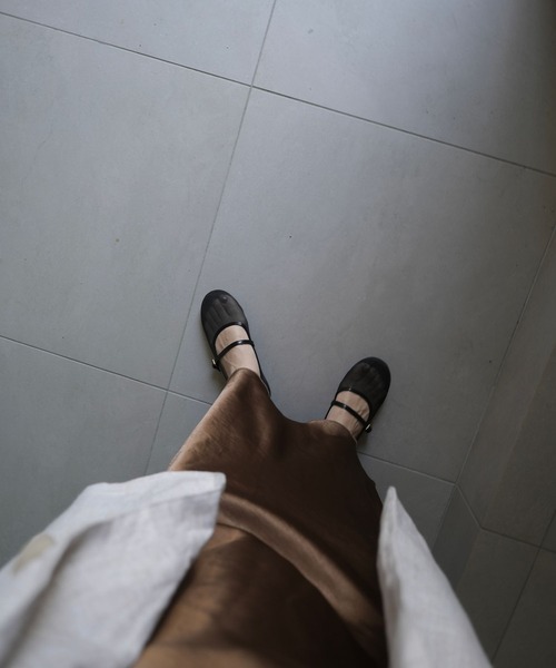 A part by(アパートバイ)の「【インフルエンサーyuiさんコラボ】YUサテンナロースカート(スカート・レディース・アイボリー/ライトブラウン・FREE/TALL)」の13枚目の写真