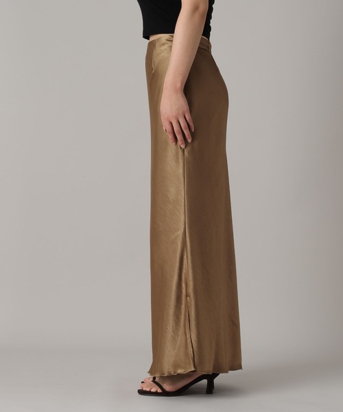 A part by(アパートバイ)の「【インフルエンサーyuiさんコラボ】YUサテンナロースカート(スカート・レディース・アイボリー/ライトブラウン・FREE/TALL)」の22枚目の写真