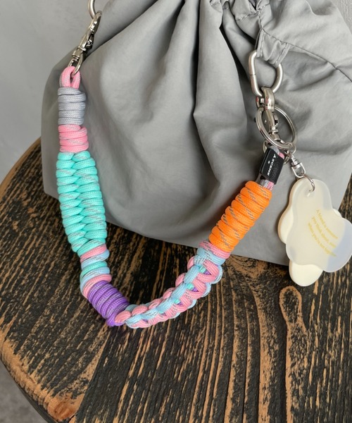 A SCENE（エーシーン）の「[A SCENE/エーシーン] DESIGN PARACORD STRAP デザイン パラコード ストラップ【追加】（スマホグッズ・レディース・オレンジ/マルチ/ブラック系/シルバー/ブルー/イエロー/グリーン/ブラック/ライトブルー・ONE SIZE）」の18枚目の写真
