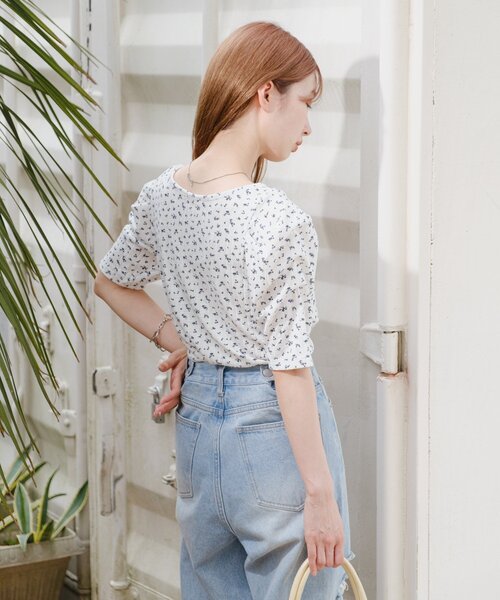 小花柄ヘンリースクエアプルオーバー（Tシャツ/カットソー