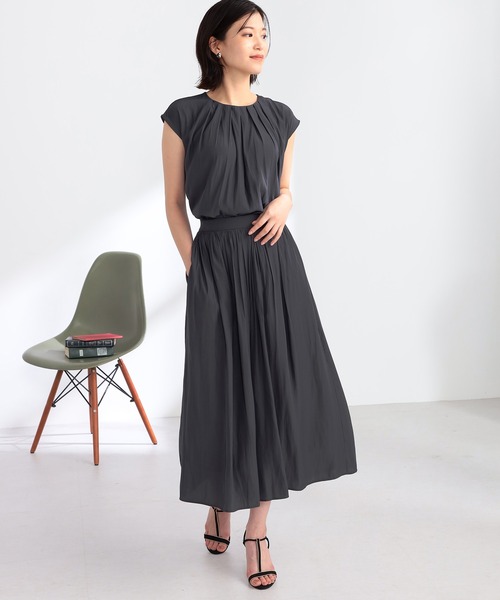 GALLORIA(ギャローリア)の「セットアップで着られる サテンスカーチョ(その他パンツ・レディース・ブルーグリーン/チャコール・S/M/L/LL)」の3枚目の写真