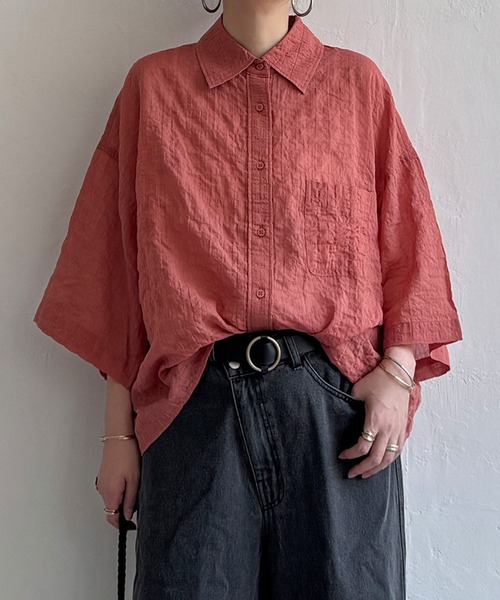 LBC(エルビーシー)の「針抜きシアーボックスシルエットシャツ(シャツ/ブラウス・レディース・ホワイト/ブラック/ダークオリーブ/オレンジ・M)」の4枚目の写真