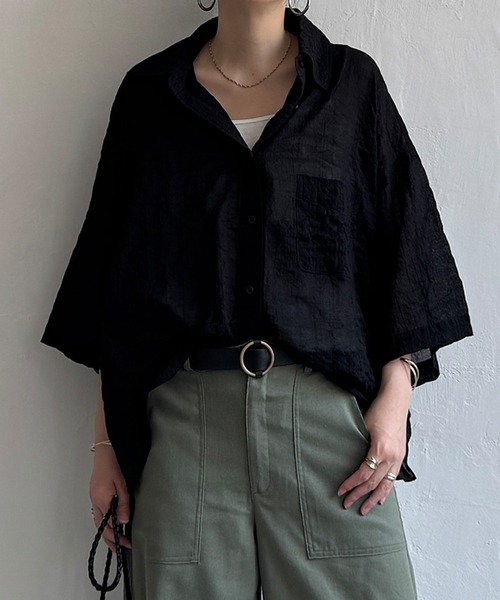 LBC(エルビーシー)の「針抜きシアーボックスシルエットシャツ(シャツ/ブラウス・レディース・ホワイト/ブラック/ダークオリーブ/オレンジ・M)」の2枚目の写真