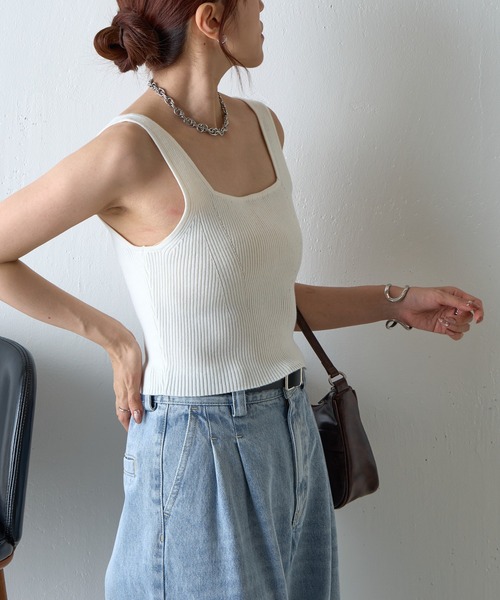 COLONY 2139(コロニートゥーワンスリーナイン)の「ニットビスチェ(ベスト・レディース・ホワイト/チャコールグレー/ブラック・FREE)」の7枚目の写真