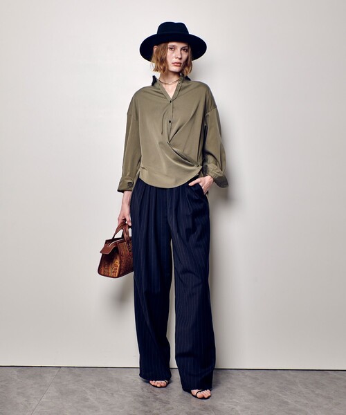 allureville(アルアバイル)の「フィブリルカシュクールシャツ(シャツ/ブラウス・レディース・ベージュ/ネイビー/カーキ・2)」の21枚目の写真