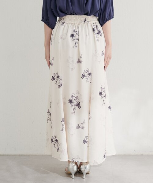 natural couture（ナチュラルクチュール）の「長さ変えれる花柄サテンスカート（スカート・レディース・ブラック/オフホワイト・FREE）」の16枚目の写真