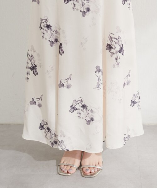 natural couture（ナチュラルクチュール）の「長さ変えれる花柄サテンスカート（スカート・レディース・ブラック/オフホワイト・FREE）」の20枚目の写真