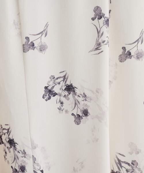 natural couture（ナチュラルクチュール）の「長さ変えれる花柄サテンスカート（スカート・レディース・ブラック/オフホワイト・FREE）」の21枚目の写真