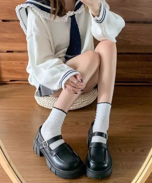 LADY LIKE(レディライク)の「ベルト付き厚底ローファー(ローファー・レディース・ブラック/ブラウン・23.5cm/24.5cm/24.0cm)」の19枚目の写真
