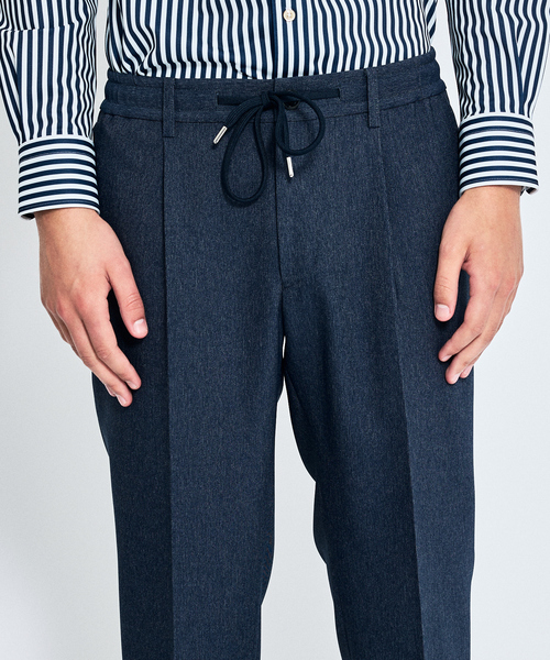 ABAHOUSE（アバハウス）の「【セットアップ対応】デニムライク ワンタック イージースラックス  / 2WAYストレッチ 防シワ性 手洗い可（その他パンツ・メンズ・ブラウン/ダークネイビー/インディゴブルー・44/46/48/50）」の4枚目の写真