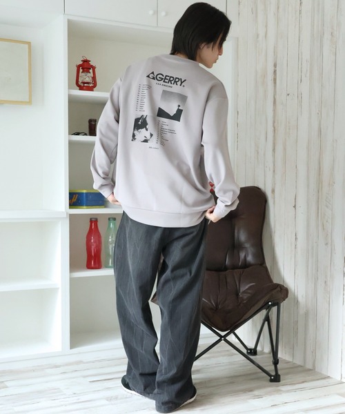 GERRY（ジェリー）の「【GERRY/ジェリー】ダンボールニット バックプリント クルーネックスウェット（スウェット・メンズ・ホワイト/ブラック/グレイッシュベージュ/ブルー・M/L/LL）」の5枚目の写真