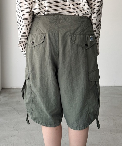 CANAL JEAN(キャナルジーン)の「ARMY TWILL ナイロンOXカーゴショーツ(カーゴパンツ・レディース・セージグリーン・SMALL)」の7枚目の写真