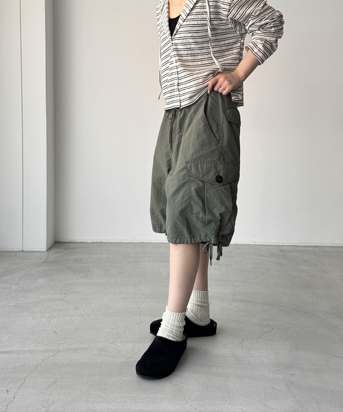 CANAL JEAN(キャナルジーン)の「ARMY TWILL ナイロンOXカーゴショーツ(カーゴパンツ・レディース・セージグリーン・SMALL)」の2枚目の写真