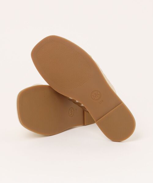 MICHAEL KORS（マイケルコース）の「PORTIA フラット スライド サンダル（サンダル・レディース・ゴールド系・5.5/6/6.5/7/7.5/8）」の3枚目の写真