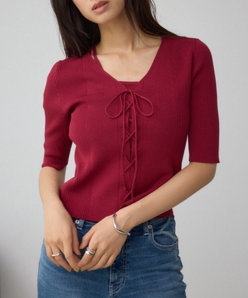 AZUL by moussy(アズールバイマウジー)の「フェイクレイヤードレースアップニット(ニット/セーター・レディース・ブラック/ボルドー/モカ・FREE)」の3枚目の写真