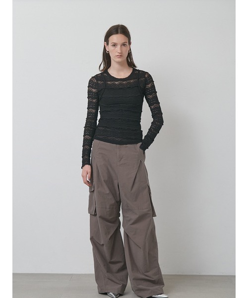 styling/（スタイリング）の「ラッフルレース2WAYシアートップス（Tシャツ/カットソー・レディース・ホワイト/ブラック・F）」の4枚目の写真